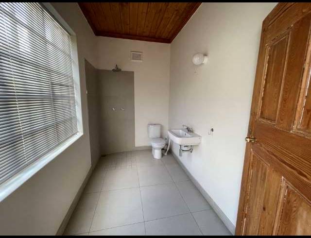433M² BUILDING TO LET IN VREDEHOEK